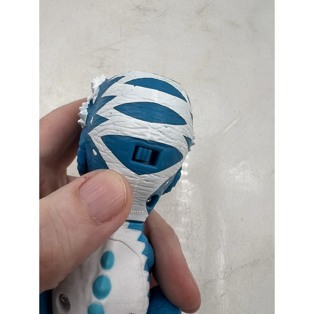 WowWee Fingerlings Untamed T-Rex Ironjaw Blue White Interactive Dinosaur Toy